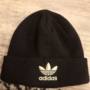 Adidas Beanie (gold & black)